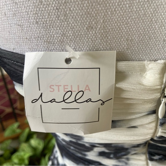 Stella Dallas CHANGE OF HEART TIE DYE MINI DRESS Size S White Black Bodycon Sexy - Picture 9 of 14